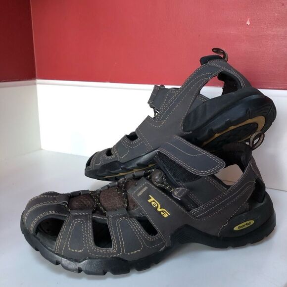 Teva NWOT Men's close toe sandal (9) - Picture 2 of 13